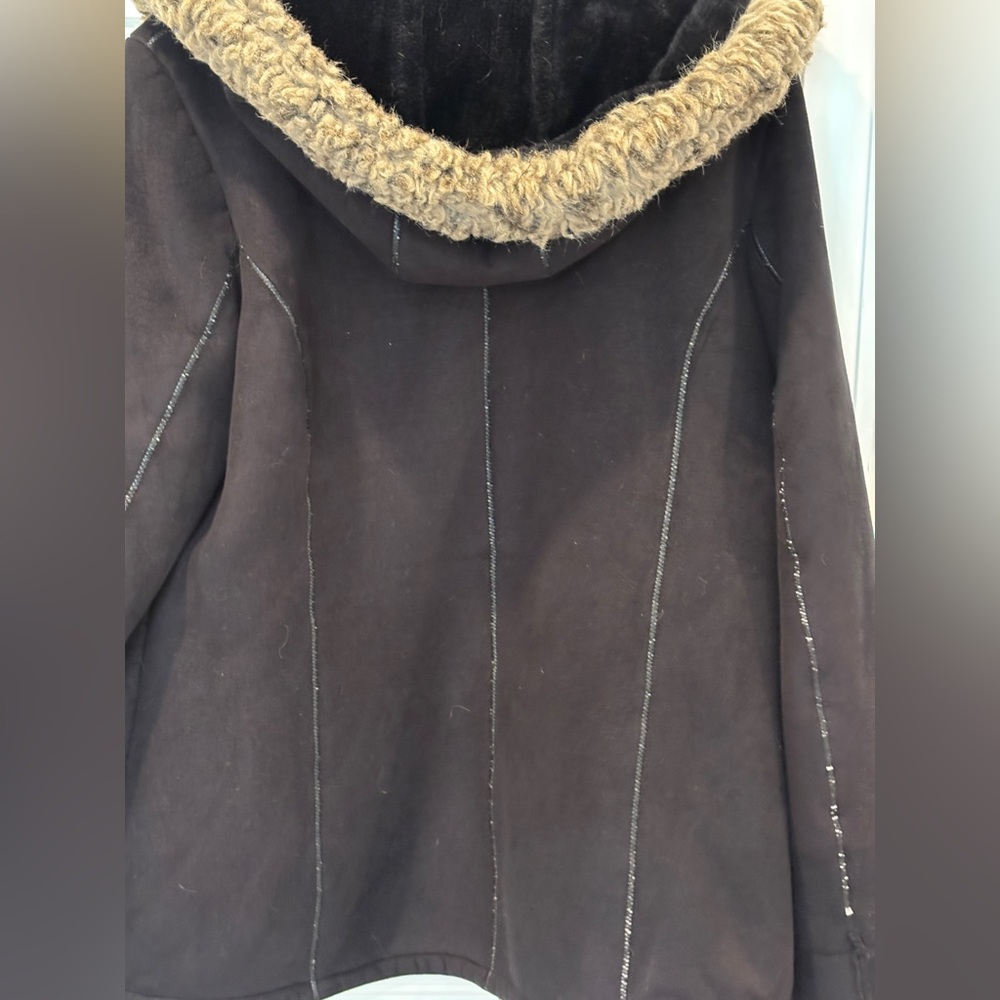 🟠 $2/15
Ellen Tracy Black Jacket with Faux Fur Trim - Picture 2 of 7